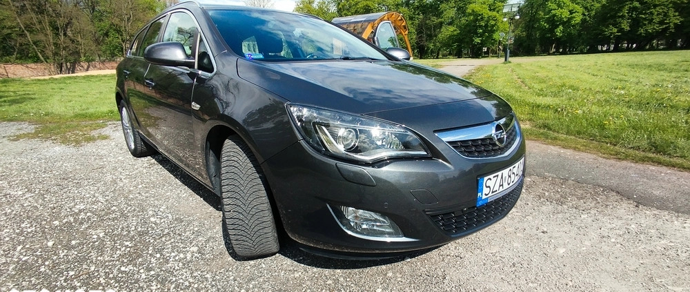 Opel Astra cena 20000 przebieg: 237229, rok produkcji 2011 z Szczekociny małe 667